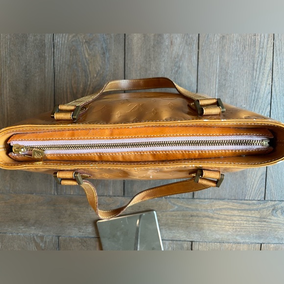 Authentic Louis Vuitton Vernis Tote - Picture 4 of 14